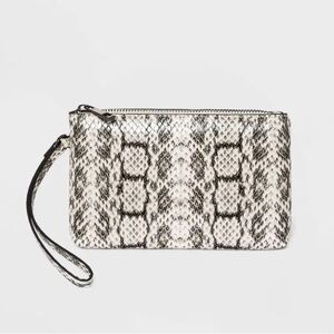 NWT Snakeskin Pattern Wristlet Clutch